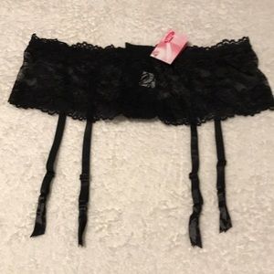 NWT Silky black lace garter belt Size XL
